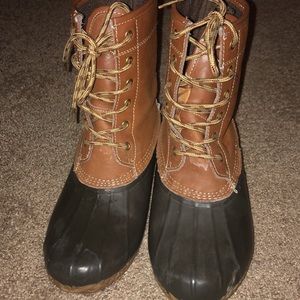 SOLD Brown Women’s duck boots